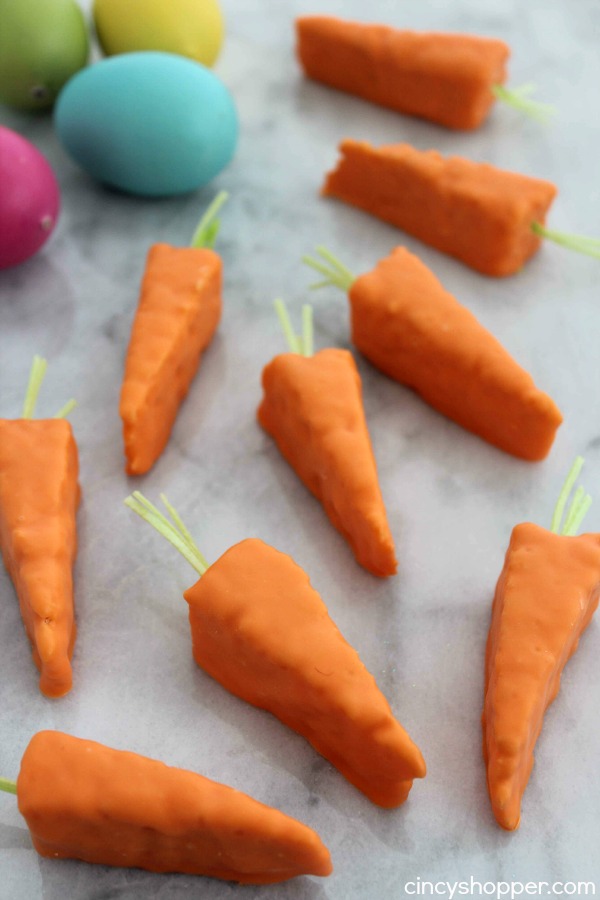 Krispie Treat Easter Carrots- Super easy Easter treats using store bought Krispie Treats. Great last minute Easter snack. Perfect for dessert or to wrap for Easter baskets.